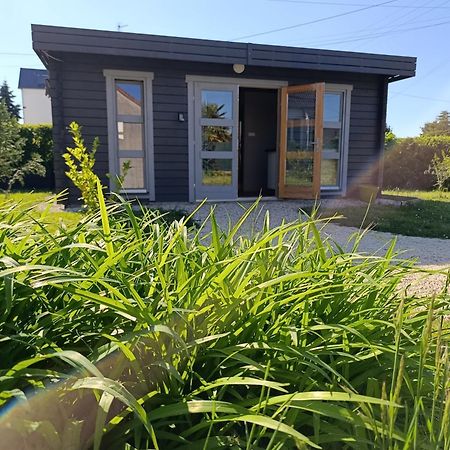Tiny House Toute Equipee Avec Jardin Saint-Florent-sur-Cher エクステリア 写真