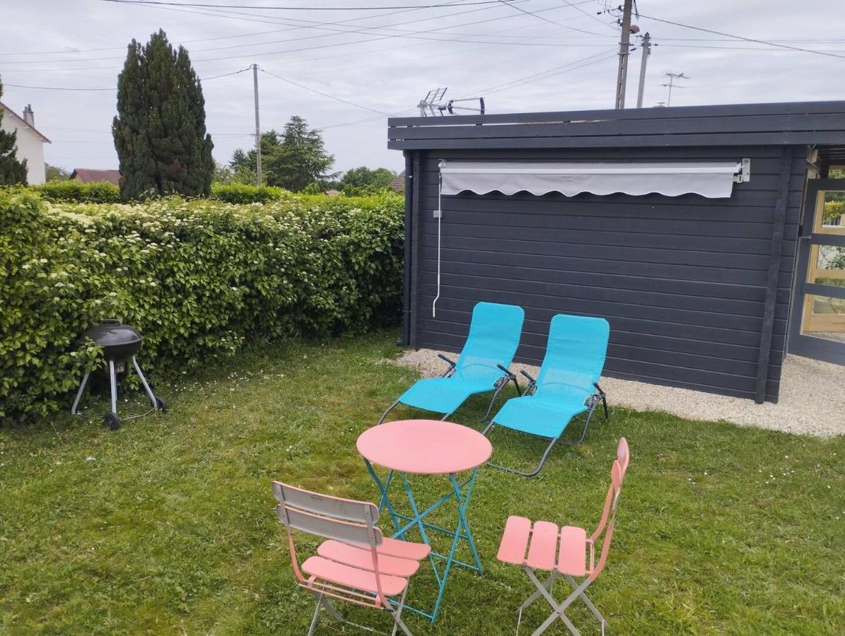 Tiny House Toute Equipee Avec Jardin Saint-Florent-sur-Cher エクステリア 写真