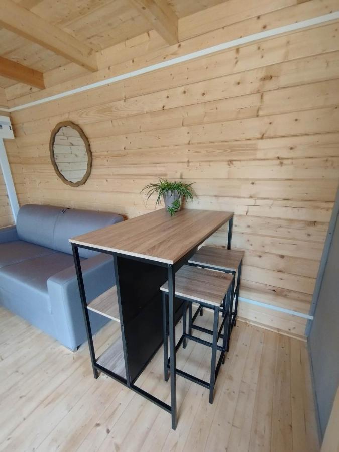 Tiny House Toute Equipee Avec Jardin Saint-Florent-sur-Cher エクステリア 写真